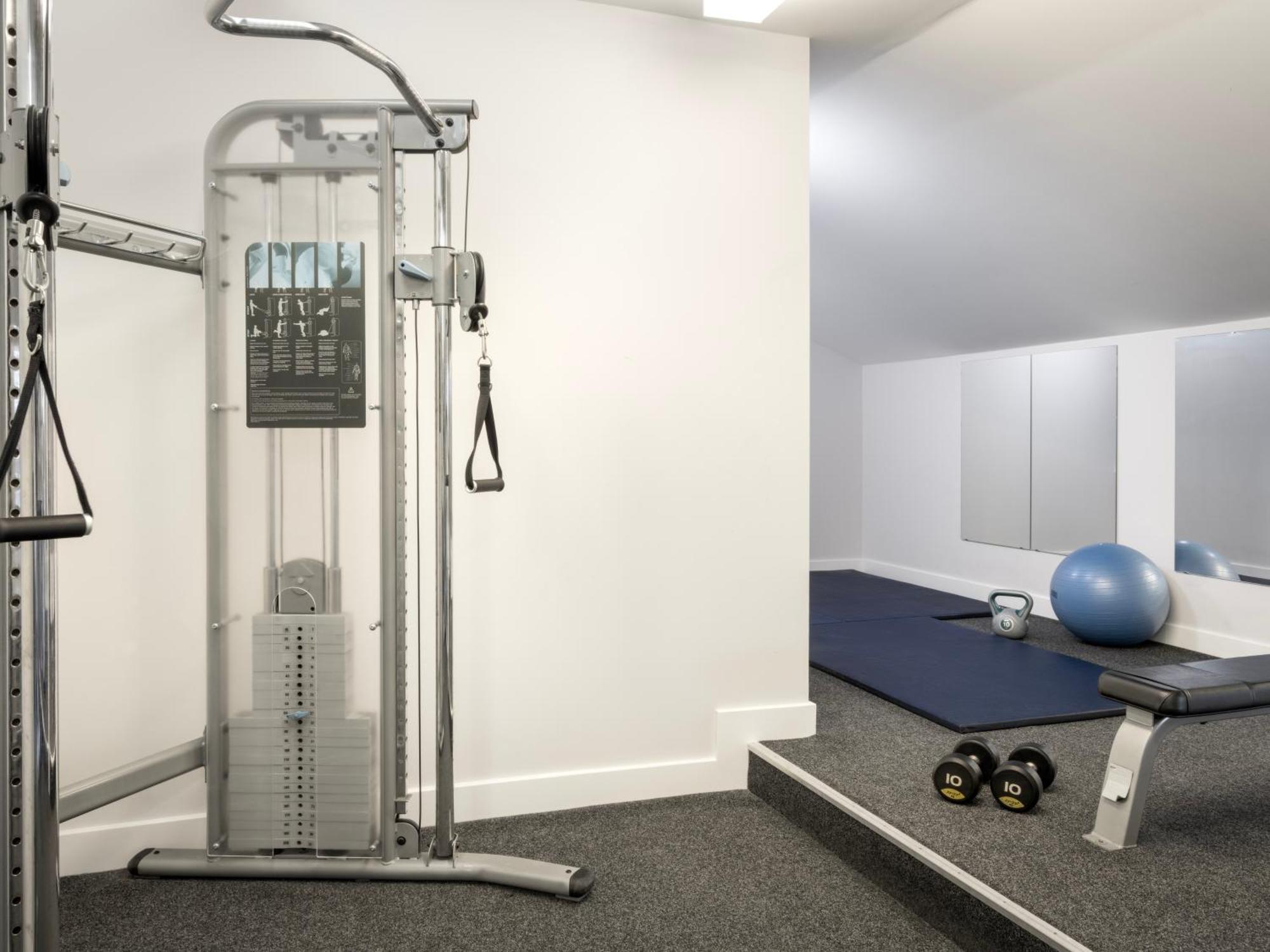 Holiday Inn Huntingdon Racecourse By Ihg Bagian luar foto