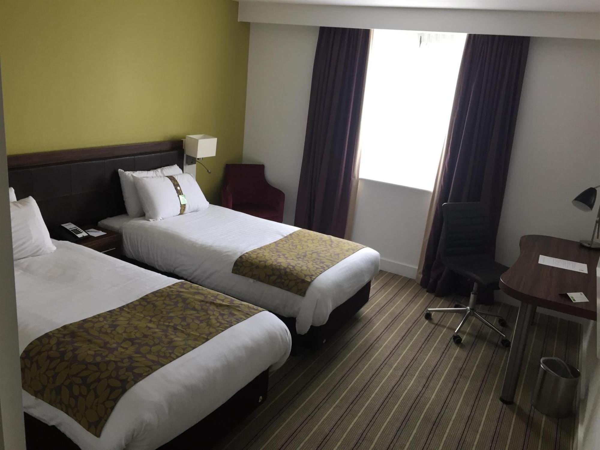 Holiday Inn Huntingdon Racecourse By Ihg Bagian luar foto
